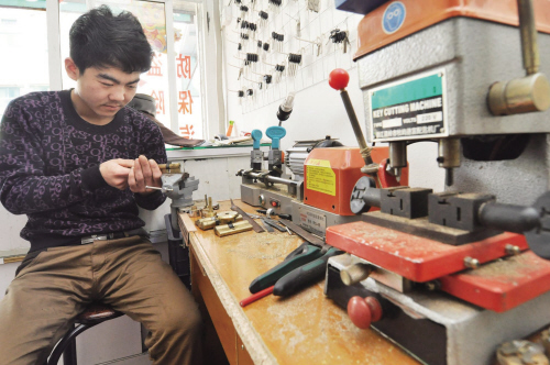 贵阳开锁店为啥“牛号”频现 听开锁师傅讲什么锁最防盗